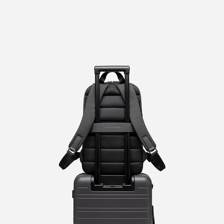 Horizn Studios GION ESSENTIAL Rucksack M Graphite Horizn Studios GION ESSENTIAL Rucksack M Graphite