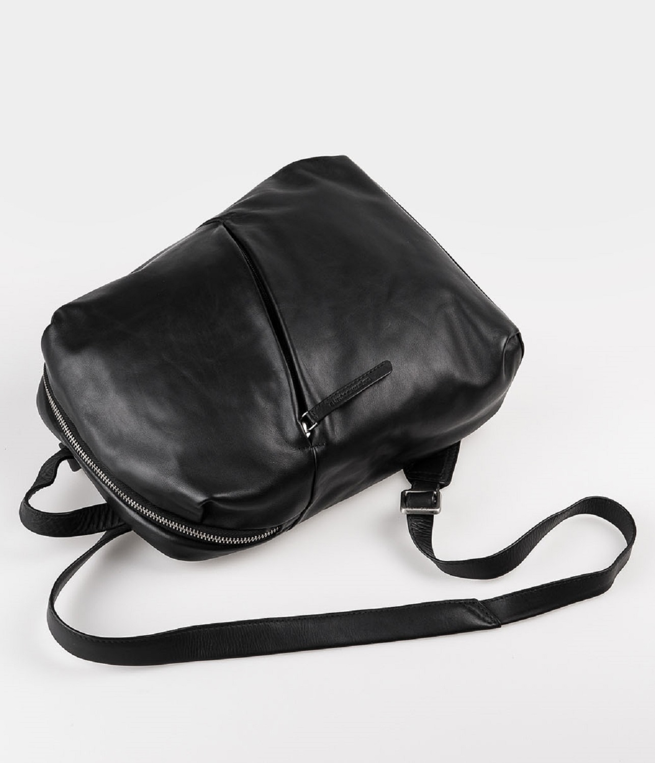 aunts & uncles Jamie's Orchard Crabapple Rucksack jet black