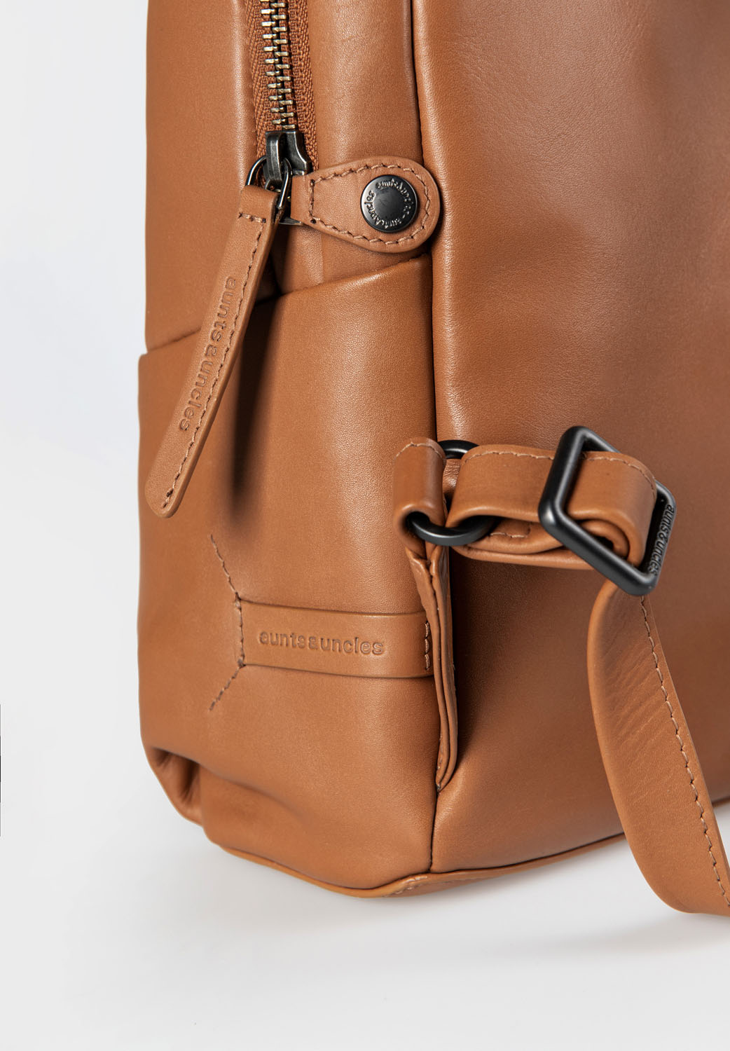 aunts & uncles Jamie's Orchard Crabapple Rucksack cognac