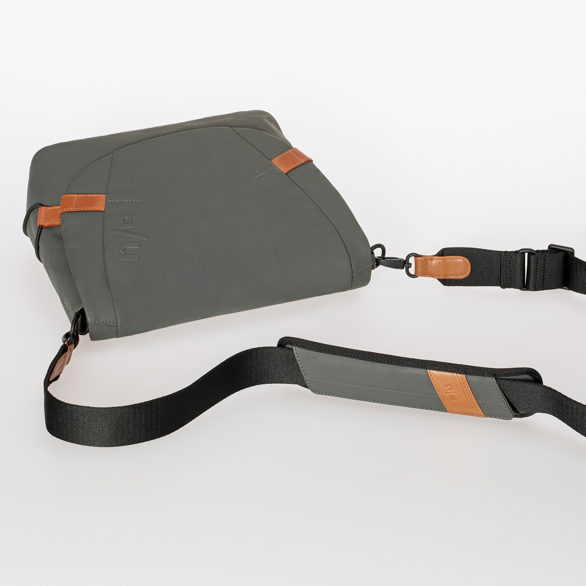 aunts & uncles Japan Sendai Umhängetasche gravity grey aunts & uncles Japan Sendai Umhängetasche gravity grey