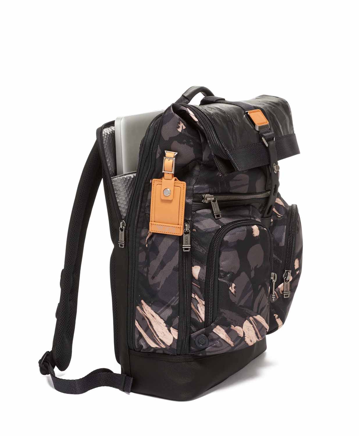 Tumi Alpha Bravo London Leder-Rucksack mit gerolltem Überschlag + GRATIS HOTELGUTSCHEIN Tumi Alpha Bravo London Leder-Rucksack mit gerolltem Überschlag + GRATIS HOTELGUTSCHEIN