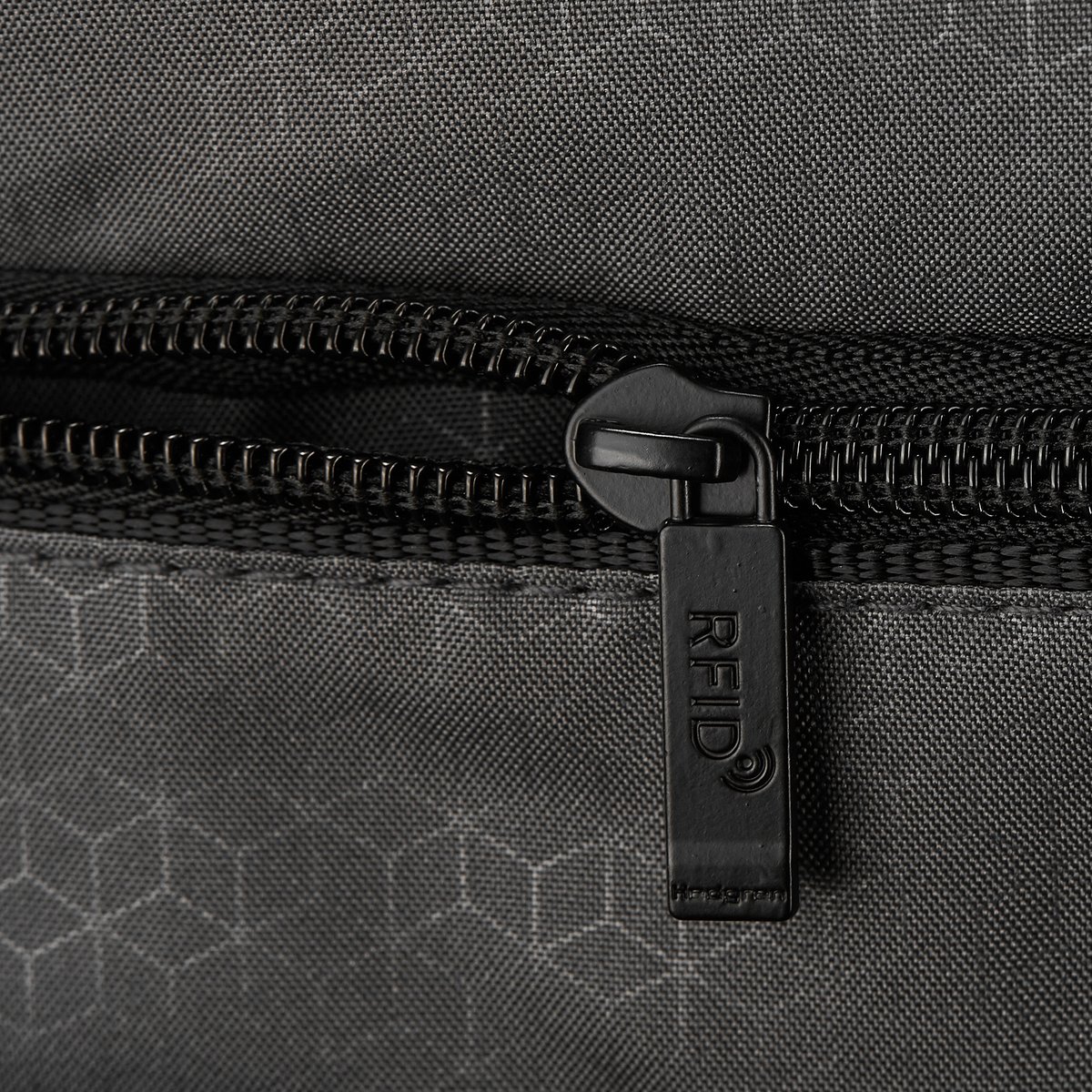 Hedgren Commute TRAM Rucksack 15,4", RFID geschützt Black