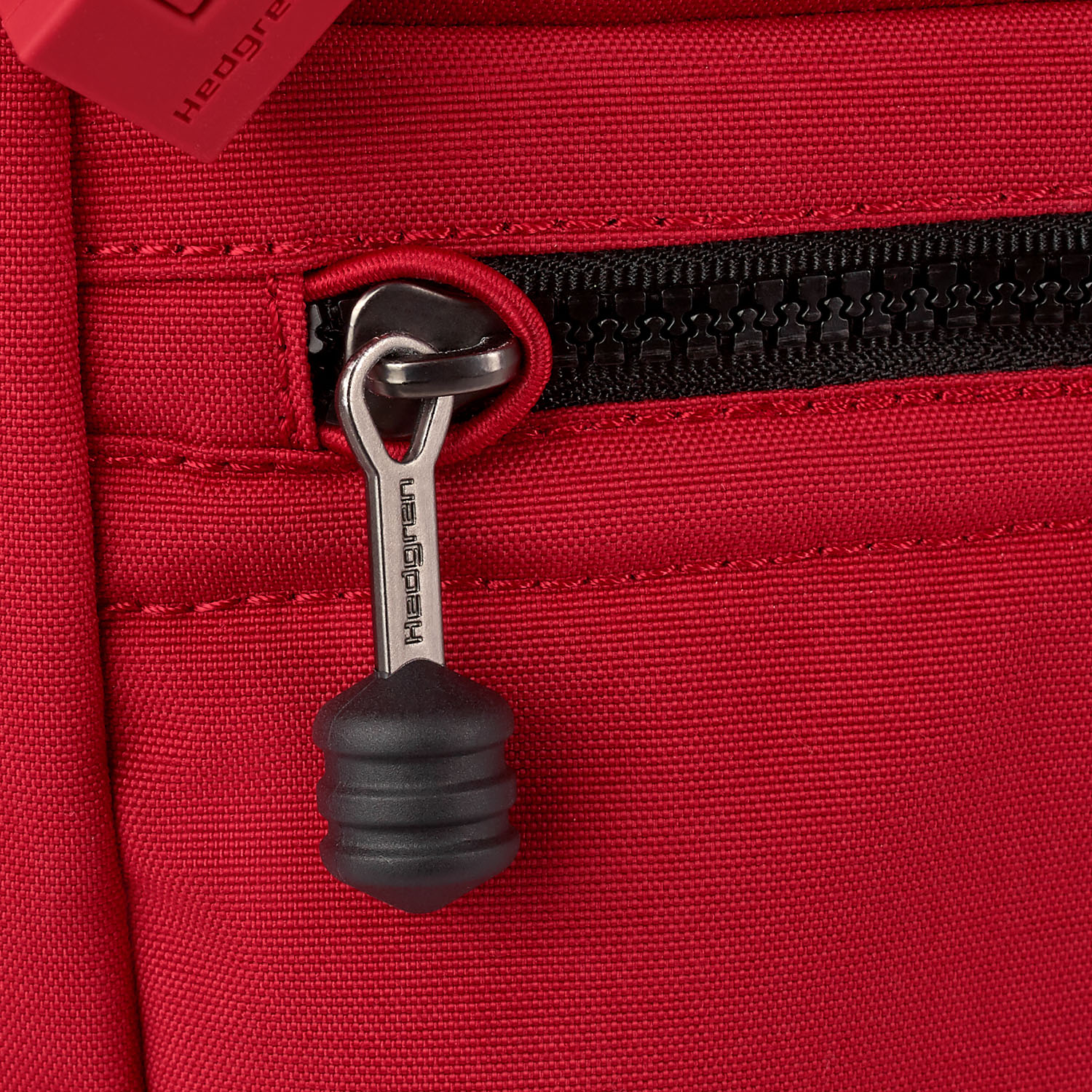 Hedgren Great American Heritage CANYON Square Backpack RFID 15,6" Salsa Red