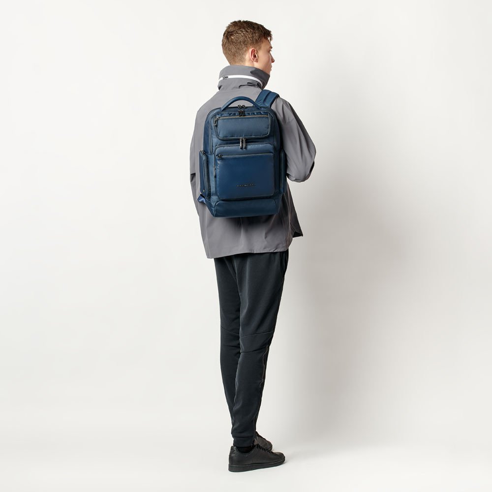 Piquadro Macbeth Fast-check Laptoprucksack 15,6" aus Leder und recyceltem Schwarz
