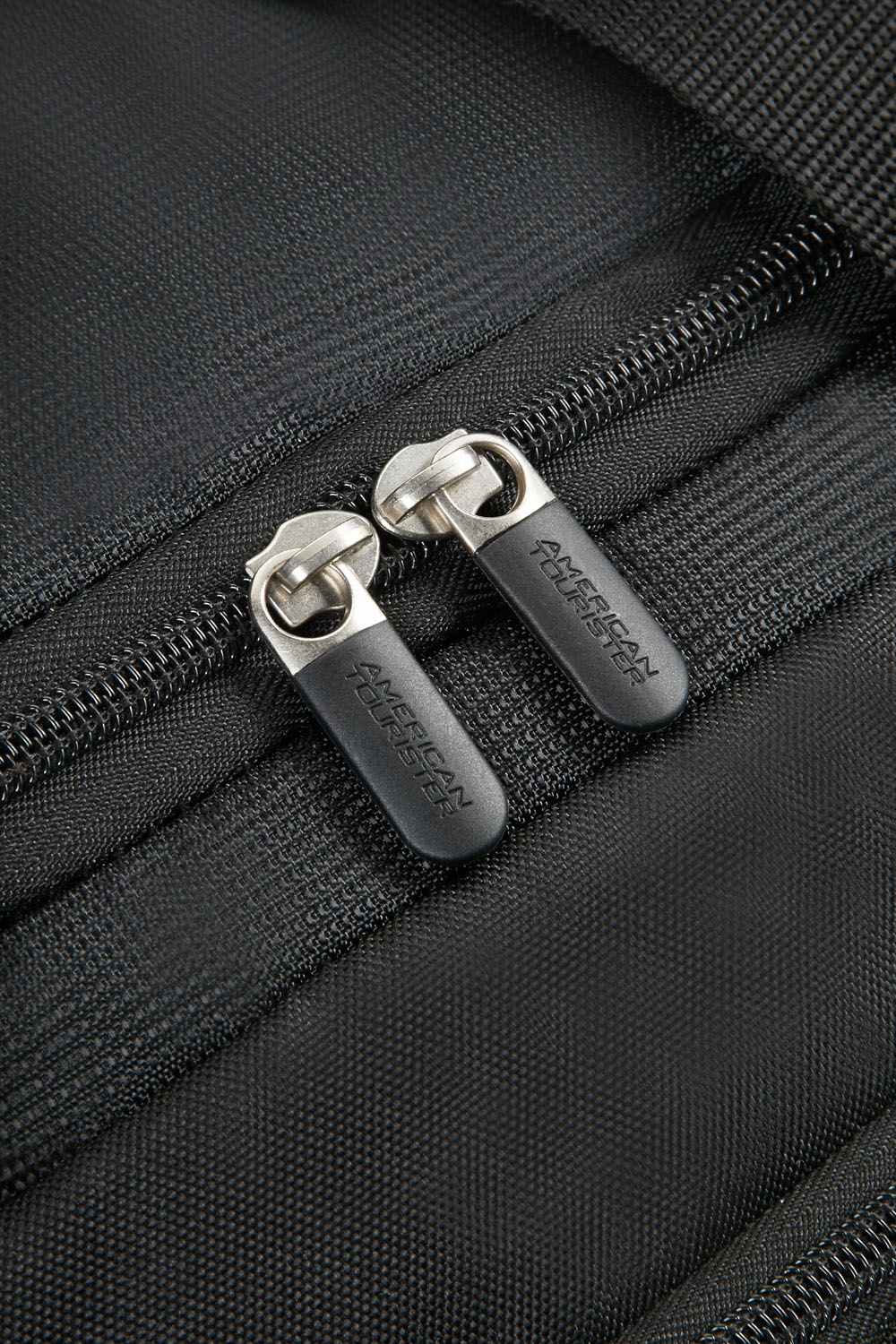 American Tourister Road Quest Sporttasche 50cm Solid Black American Tourister Road Quest Sporttasche 50cm Solid Black