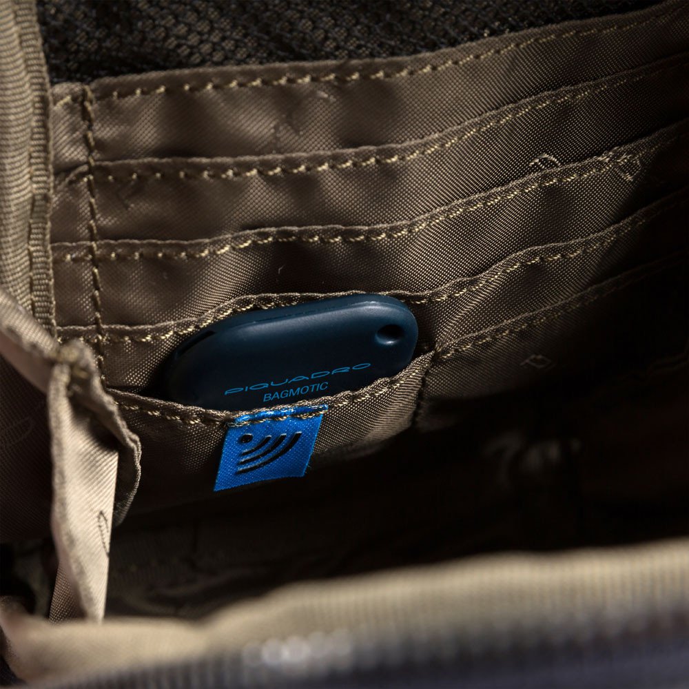 Piquadro Brief 2 Umhängetasche aus rezykliertem Stoff Blau Piquadro Brief 2 Umhängetasche aus rezykliertem Stoff Blau