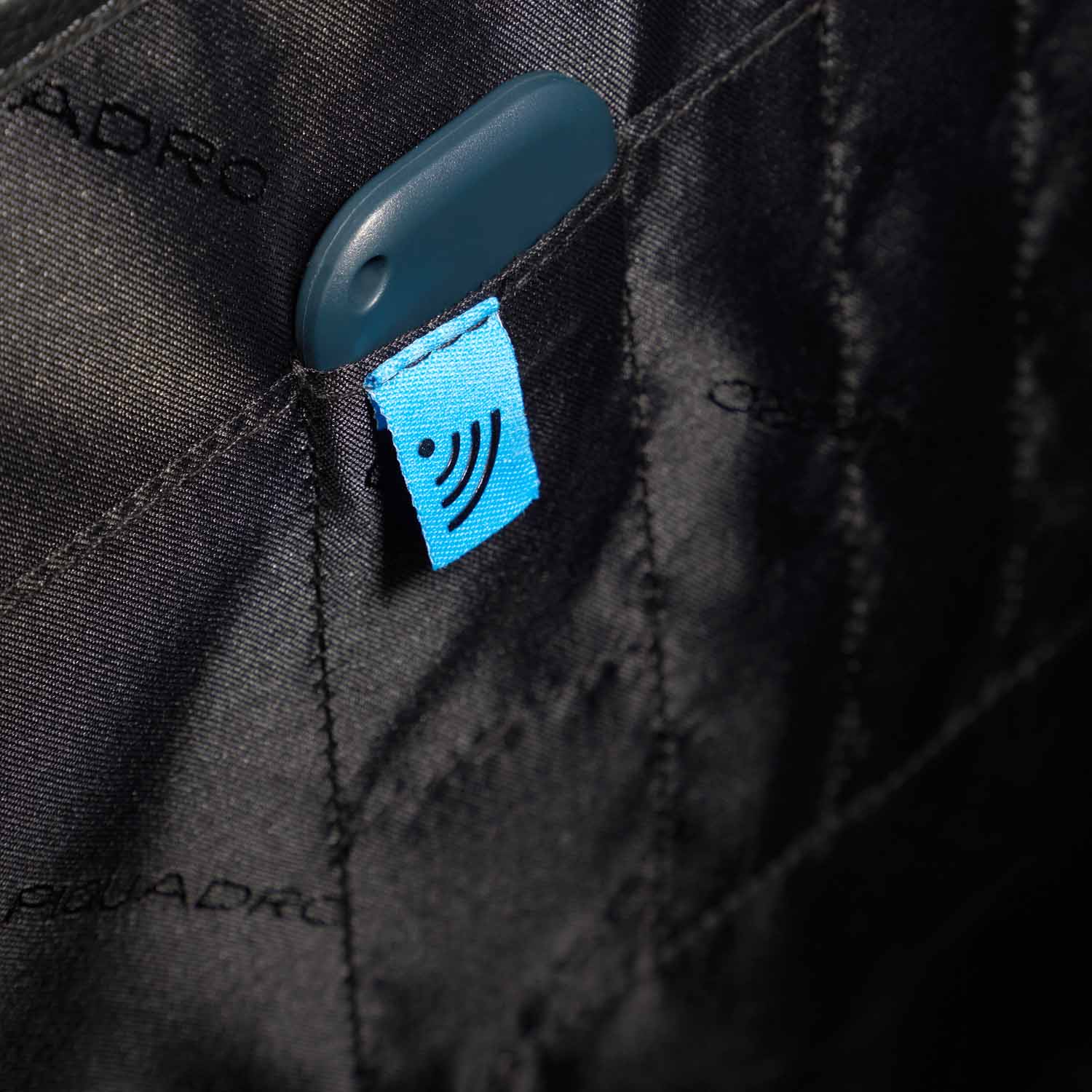 Piquadro Modus Special Aktentasche mit 14" Laptop-Fach und iPad®-Fach Schwarz