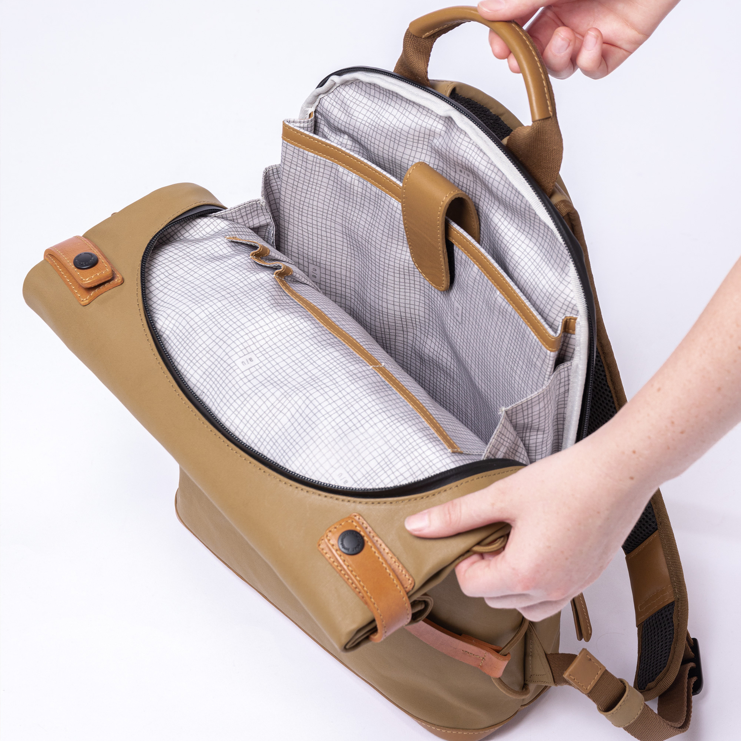 aunts & uncles Japan Yokohama Rolltop Rucksack mit 13" Notebookfach cosmic void aunts & uncles Japan Yokohama Rolltop Rucksack mit 13" Notebookfach cosmic void