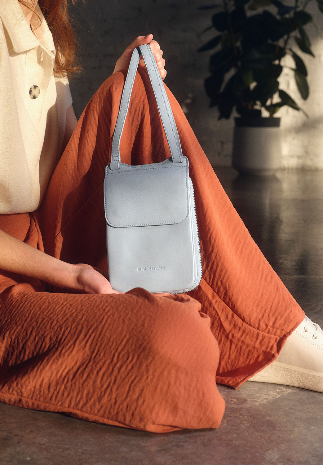 aunts & uncles Jamie´s Orchard TULIP Phone bag quarry