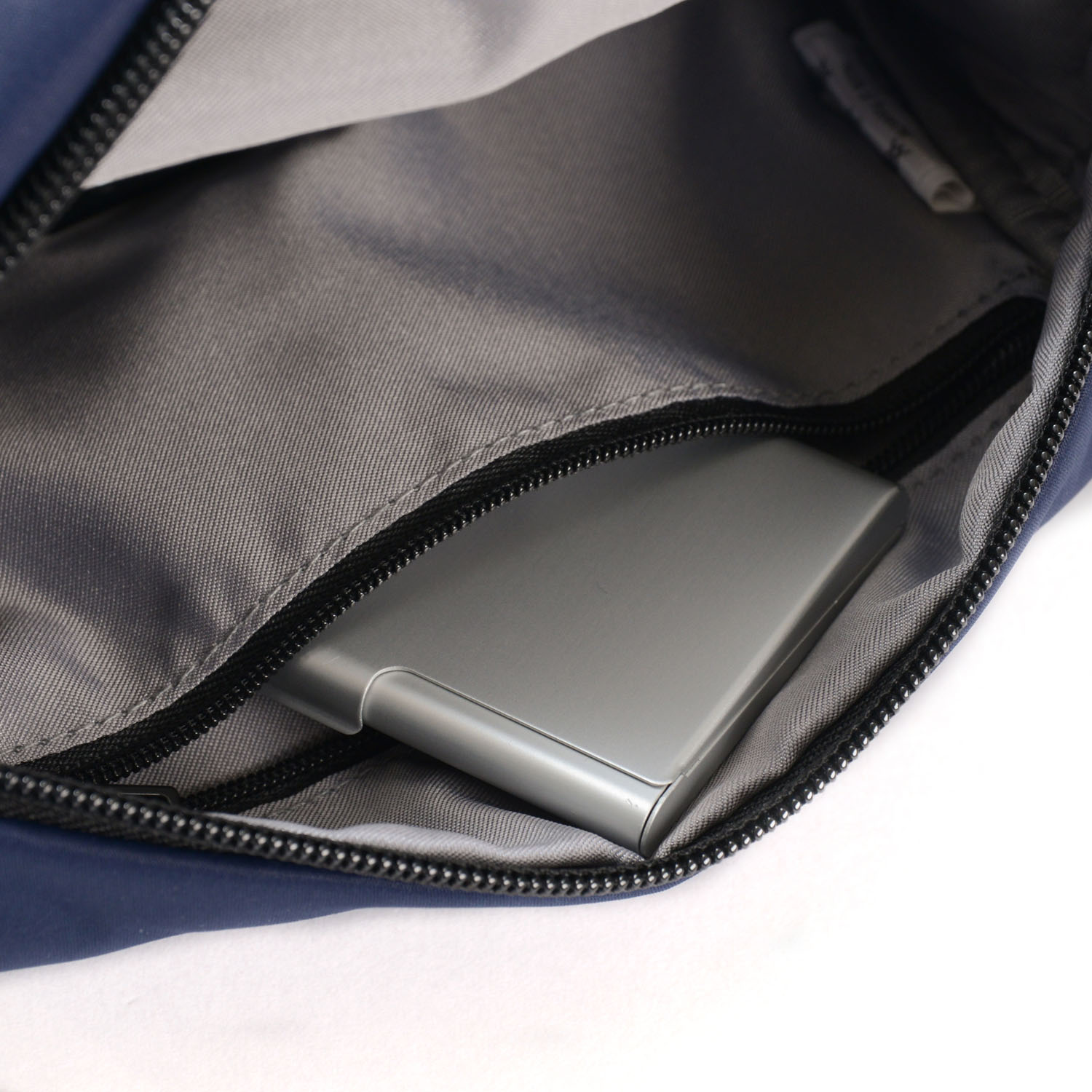 Hedgren Nova NEUTRON Kleine Crossover-Tasche Halo Blue Hedgren Nova NEUTRON Kleine Crossover-Tasche Halo Blue