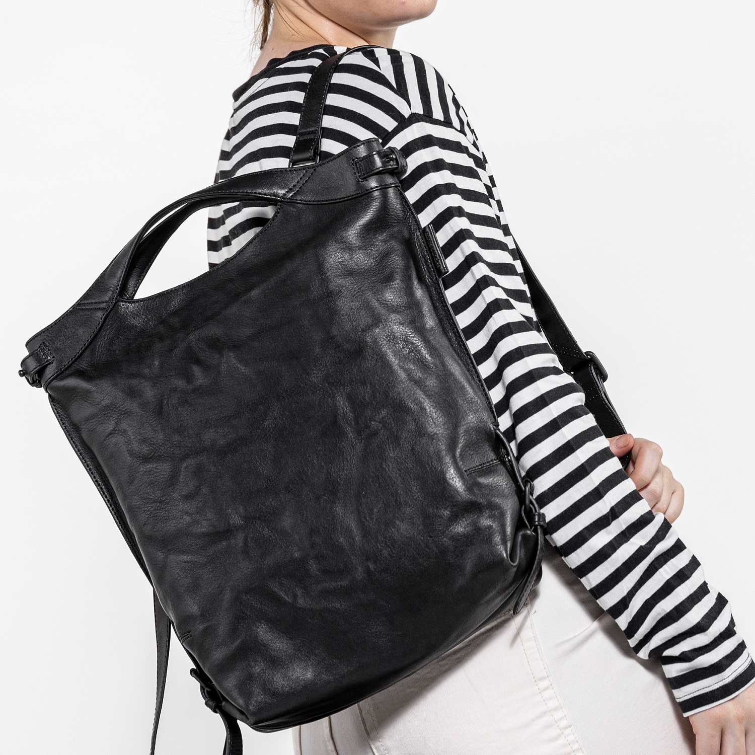 aunts & uncles Grandma's Luxury Club Mrs. Cronut Multifunktional: Rucksack/Schultertasche black smoke