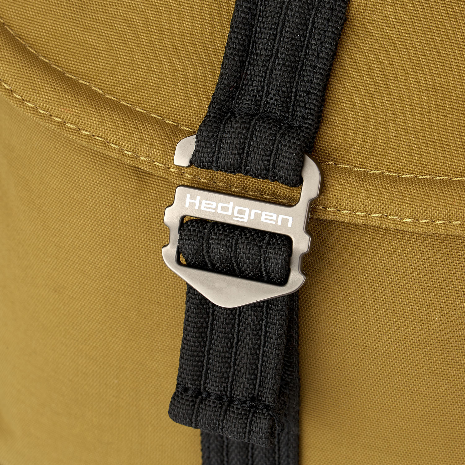 Hedgren Great American Heritage QUEST Vertical Crossover 10" RFID Mustard Olive Hedgren Great American Heritage QUEST Vertical Crossover 10" RFID Mustard Olive