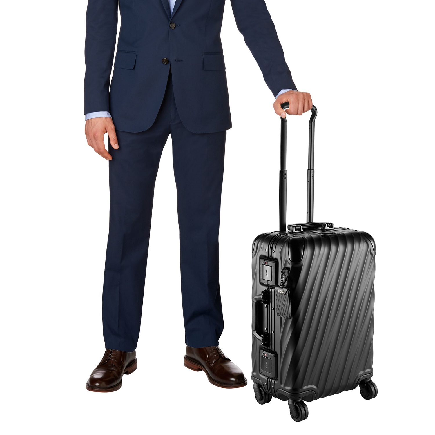 Tumi 19 Degree Aluminium International Handgepäckkoffer 56cm + GRATIS HOTELGUTSCHEIN Matte Black Tumi 19 Degree Aluminium International Handgepäckkoffer 56cm + GRATIS HOTELGUTSCHEIN Matte Black