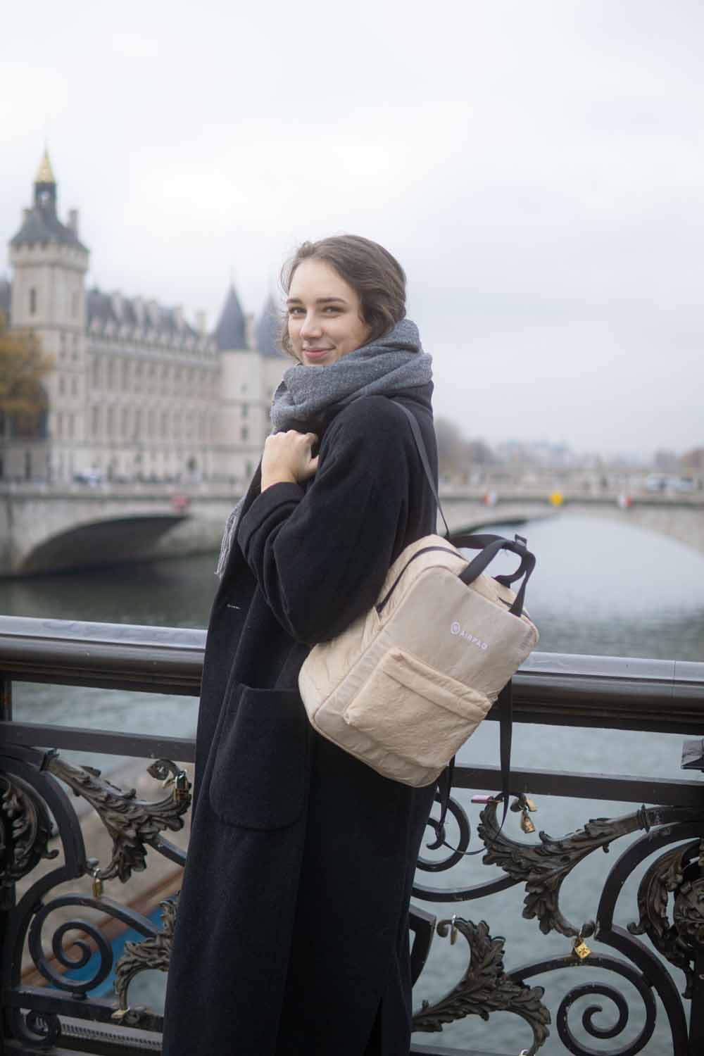 Airpaq Qube Rucksack mit 13" Laptopfach Sand Airpaq Qube Rucksack mit 13" Laptopfach Sand