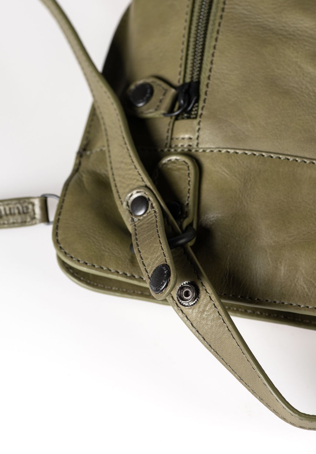 aunts & uncles Grandma's Luxury Club Mrs. Crumble Cookie multifunktional: Rucksack/Umhängetasche olive branch aunts & uncles Grandma's Luxury Club Mrs. Crumble Cookie multifunktional: Rucksack/Umhängetasche olive branch