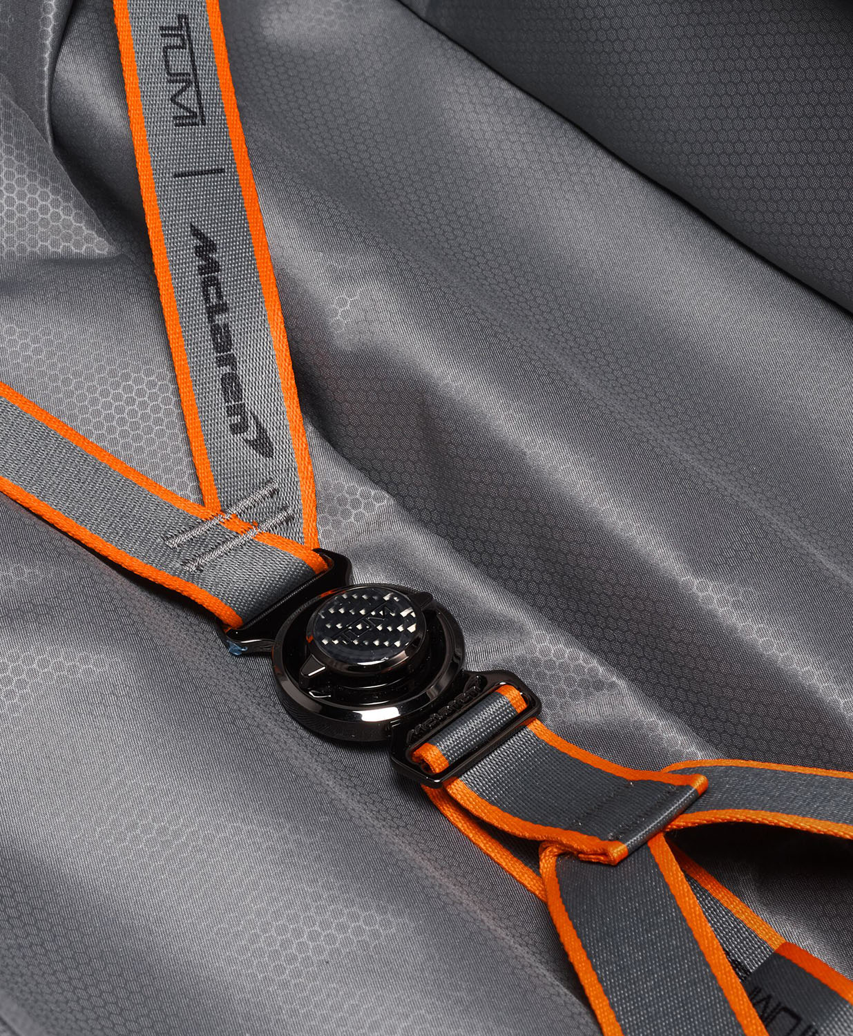 Tumi McLaren Aero Internationales Handgepäck auf 4 Rollen (erweiterbar) + GRATIS HOTELGUTSCHEIN Black