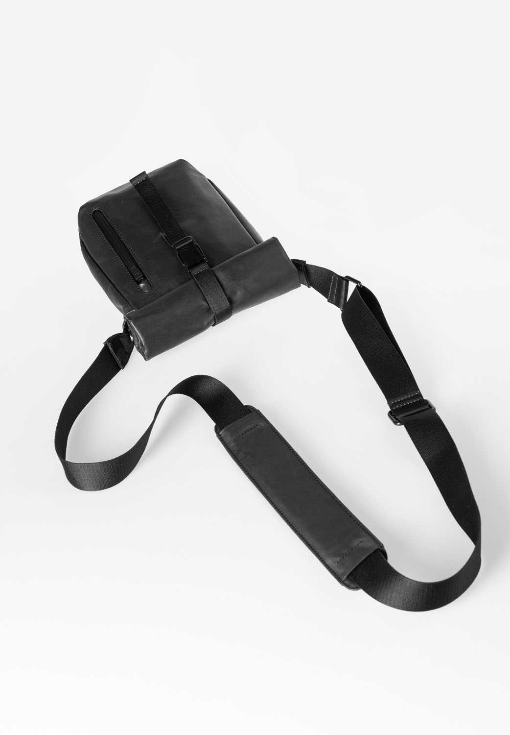 aunts & uncles Japan RE Yodo Umhängetasche Rolltop Black aunts & uncles Japan RE Yodo Umhängetasche Rolltop Black