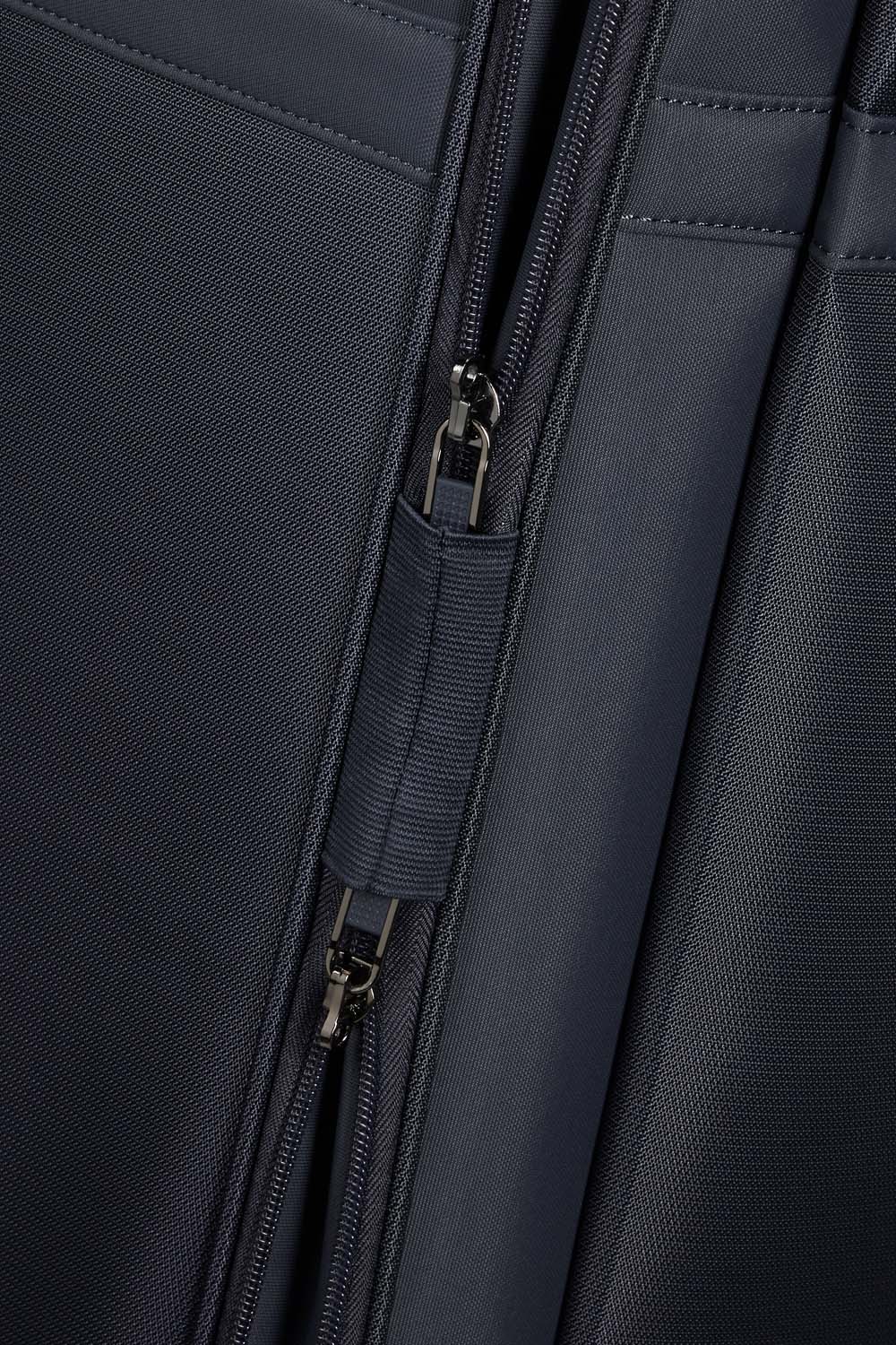 Samsonite Airea Trolley mit 4 Rollen 67cm erweiterbar Dark Blue Samsonite Airea Trolley mit 4 Rollen 67cm erweiterbar Dark Blue