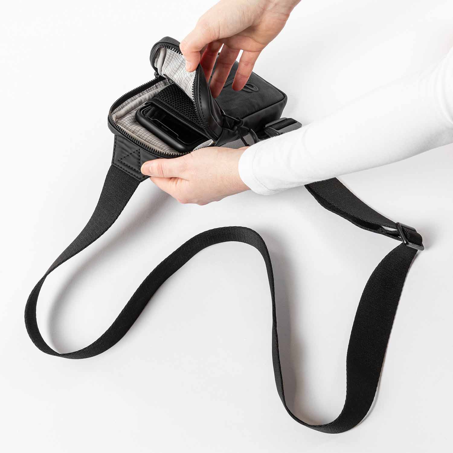 aunts & uncles Japan Nishi Iwako Crossbag / Phonebag anthracite black