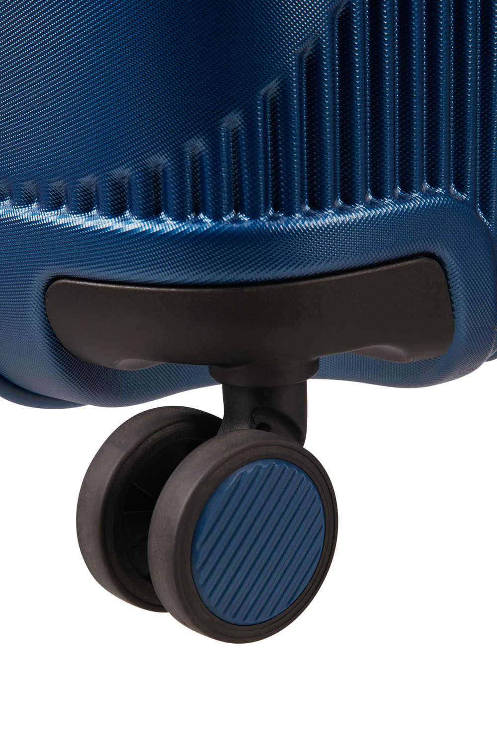 American Tourister Modern Dream Trolley mit 4 Rollen 69cm erweiterbar True Navy