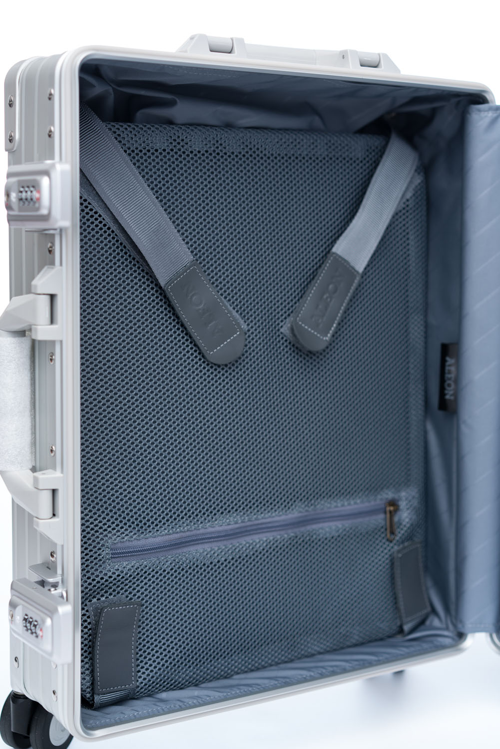 Aleon Traveler Domestic Carry-On 21" Saphir - Blau Aleon Traveler Domestic Carry-On 21" Saphir - Blau