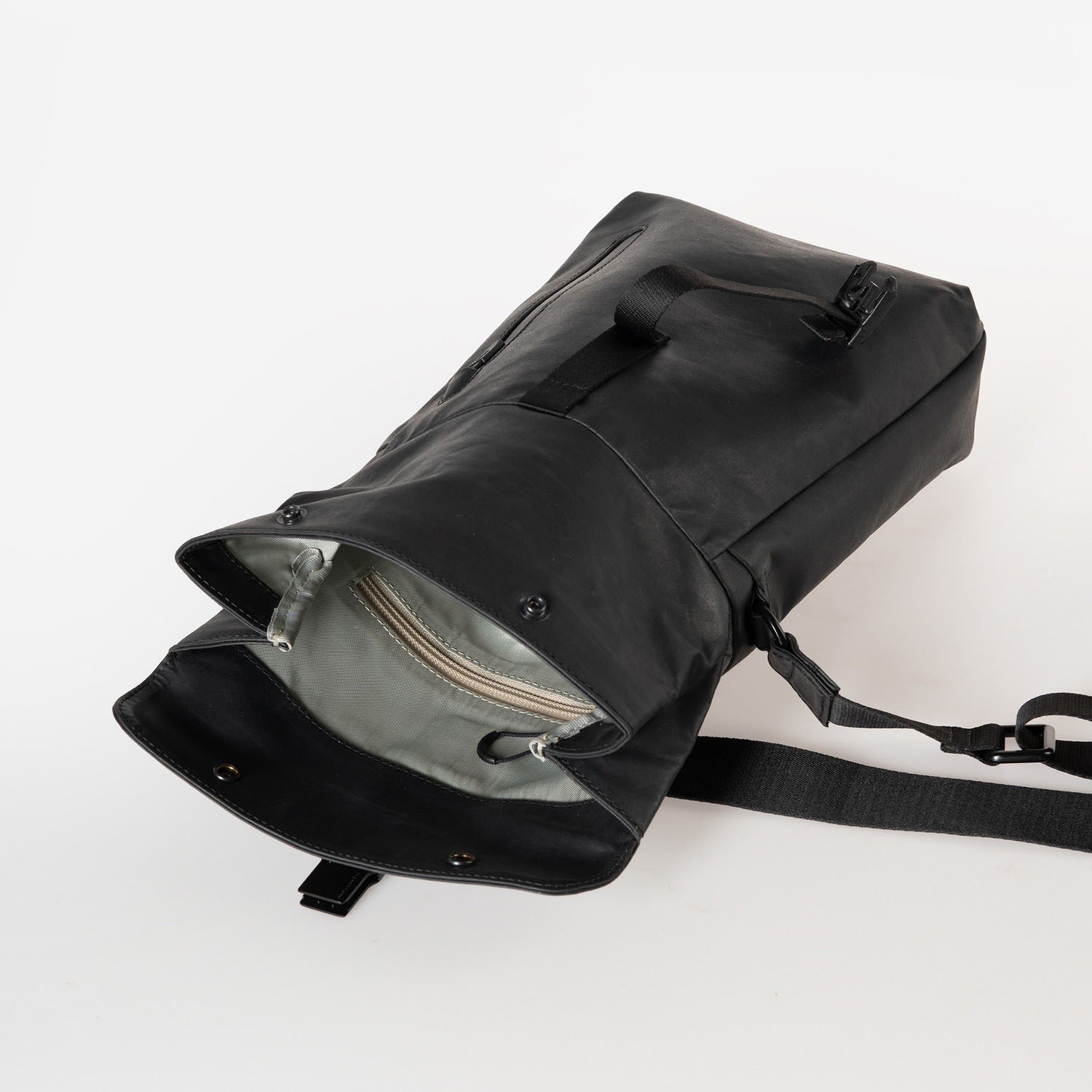 aunts & uncles Japan RE Kuji Rolltoptasche Black aunts & uncles Japan RE Kuji Rolltoptasche Black