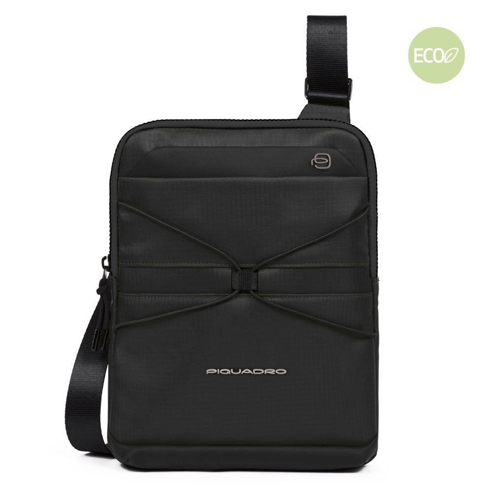 Piquadro Otello Umhängetasche aus recyceltem Stoff mit iPad®-Fach Piquadro Otello Umhängetasche aus recyceltem Stoff mit iPad®-Fach