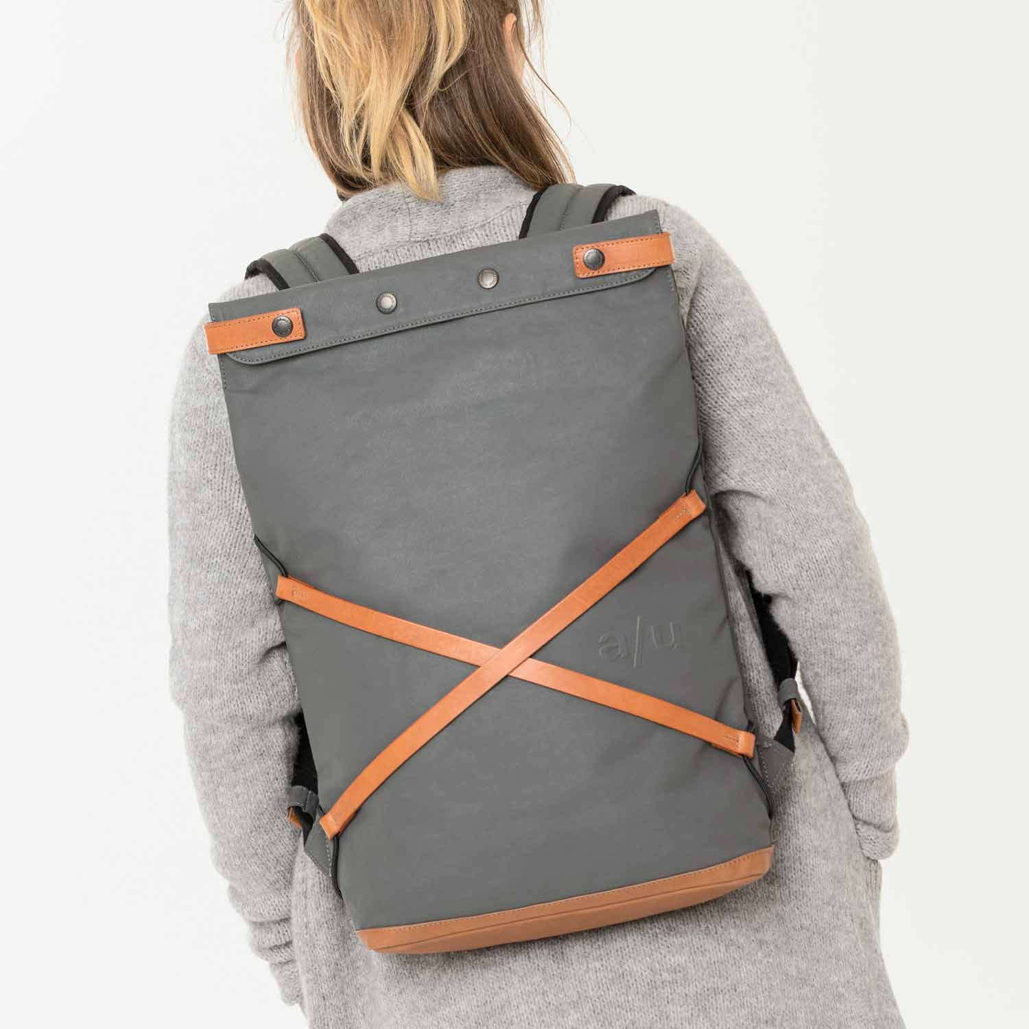 aunts & uncles Japan Yokohama Rolltop Rucksack mit 13" Notebookfach gravity grey aunts & uncles Japan Yokohama Rolltop Rucksack mit 13" Notebookfach gravity grey