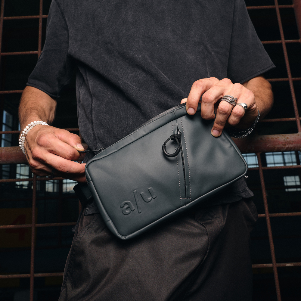 aunts & uncles Japan Nishi Mito Gürteltasche dark shadow