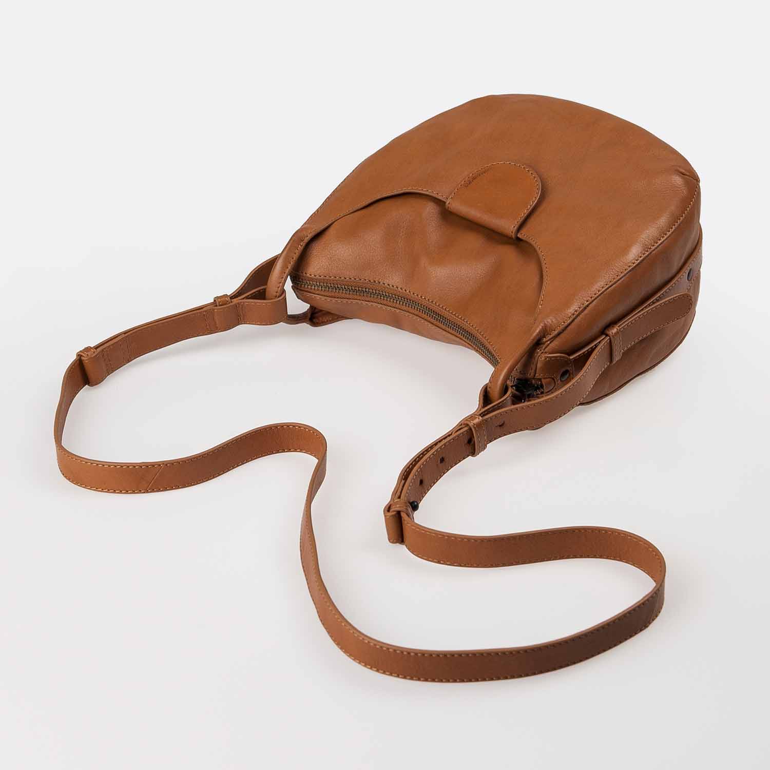 aunts & uncles Grandma's Luxury Club Mrs. Mug Cake Umhängetasche caramel aunts & uncles Grandma's Luxury Club Mrs. Mug Cake Umhängetasche caramel