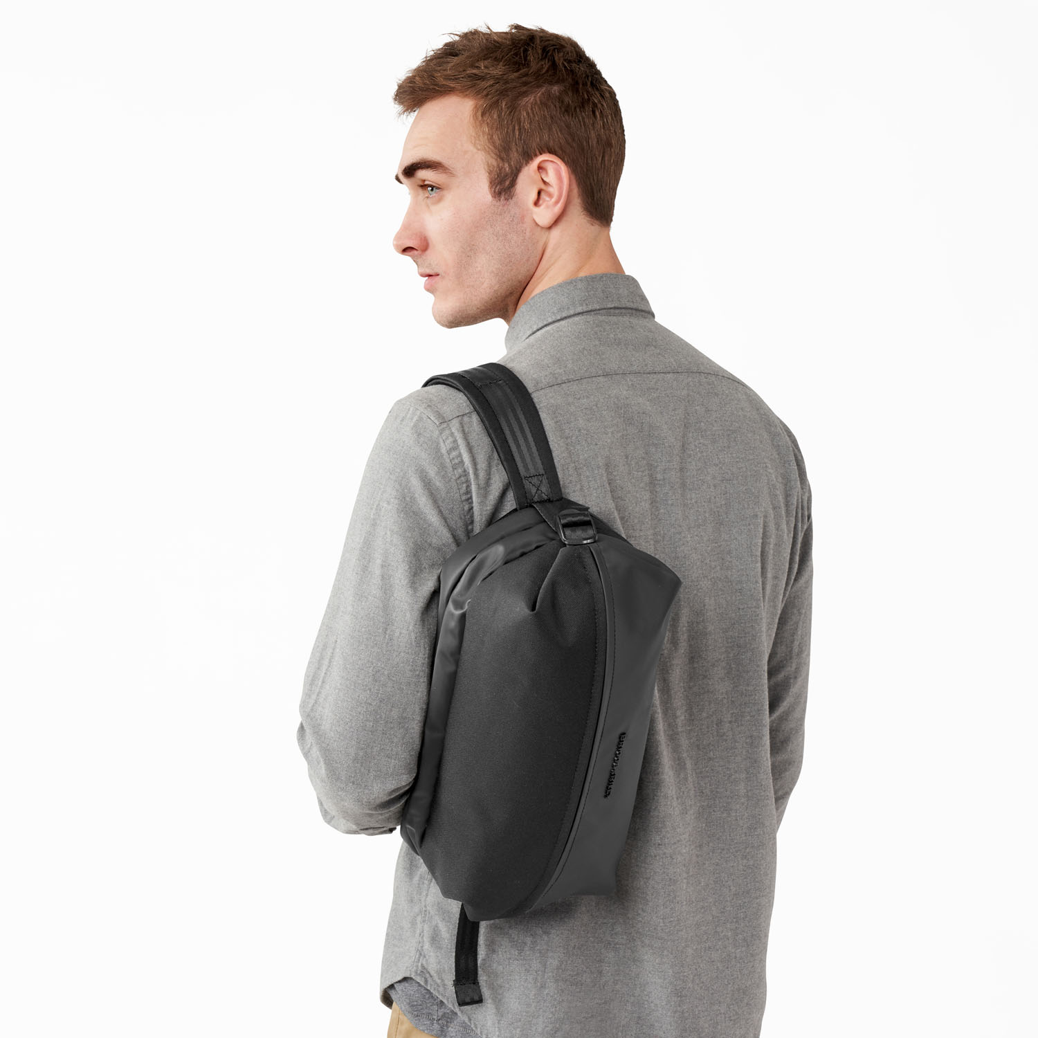 Briggs & Riley Delve Crossbody Sling Bag Black