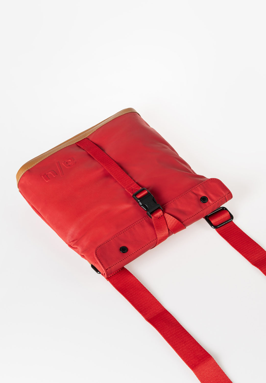 aunts & uncles Japan Yao Rolltop-Umhängetasche goji berry aunts & uncles Japan Yao Rolltop-Umhängetasche goji berry