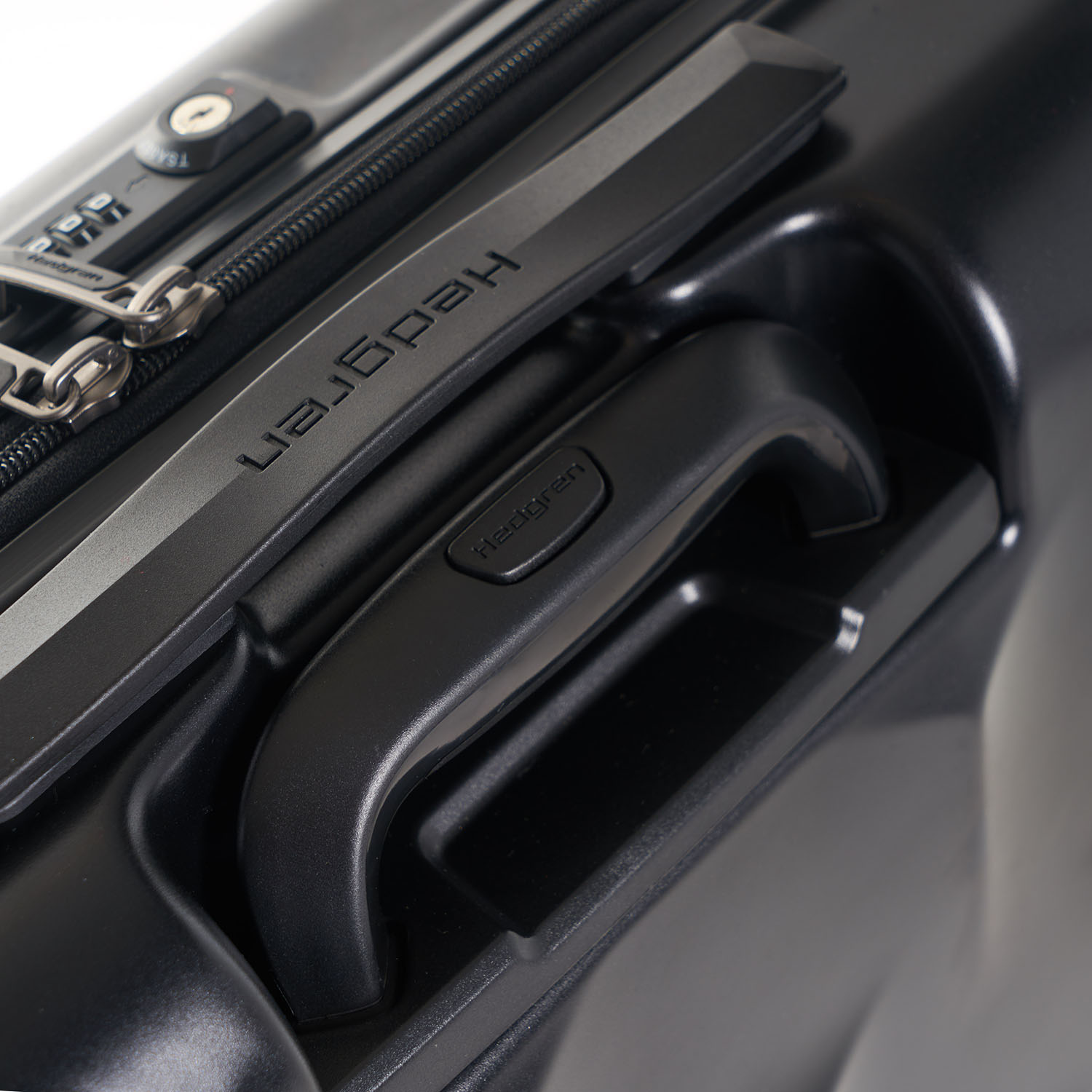 Hedgren Edge Carve XS Cabin Trolley, 4 Rollen, 55cm Black Hedgren Edge Carve XS Cabin Trolley, 4 Rollen, 55cm Black