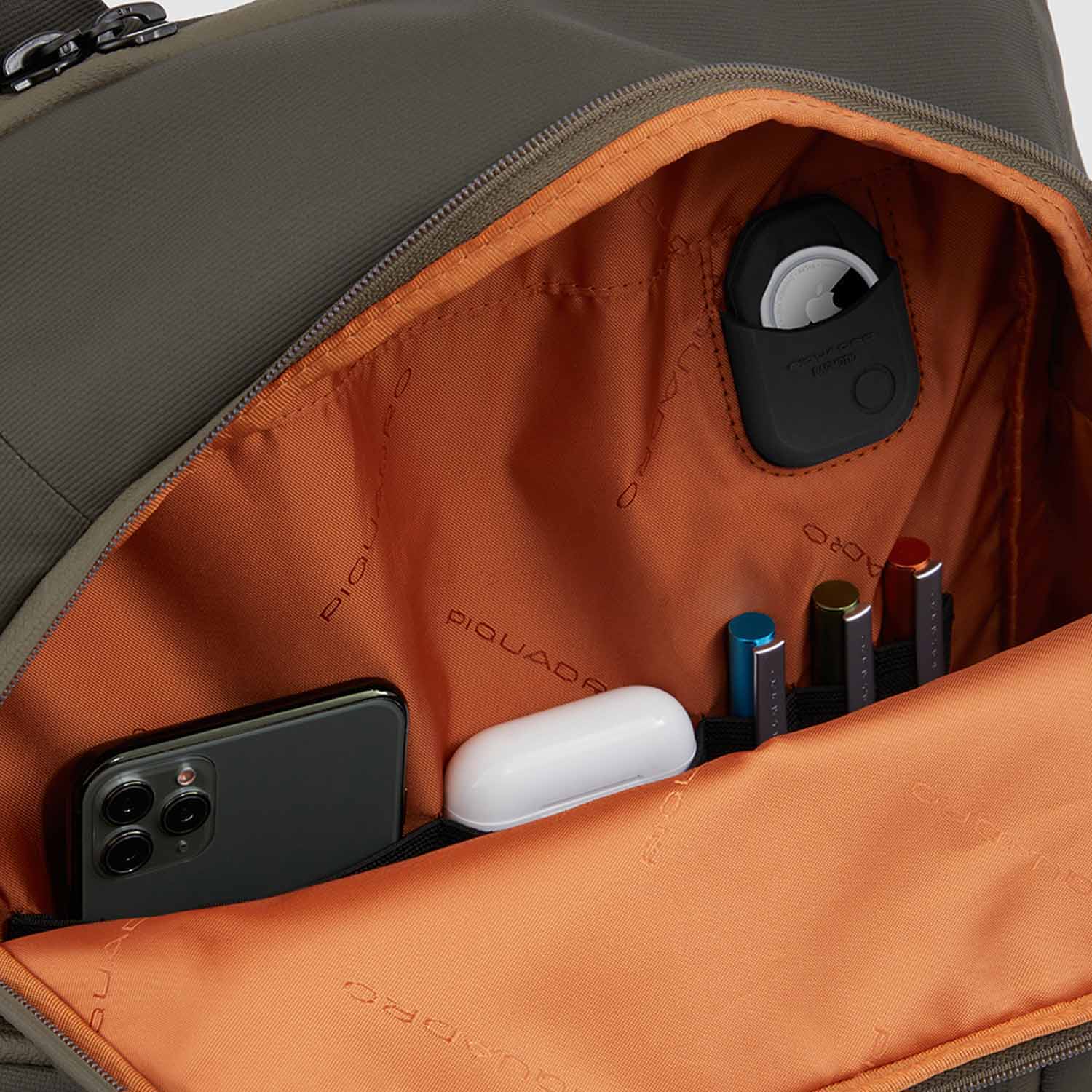 Piquadro Hìdor LED Laptop-Rucksack mit 15,6" Laptopfach und wasserdichter Tasche Blau