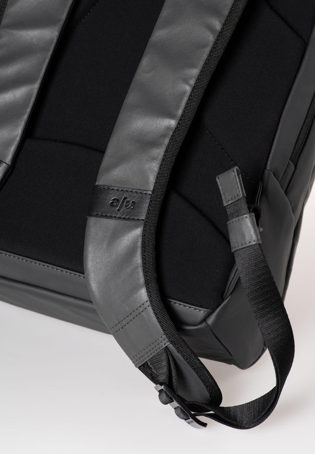 aunts & uncles Japan RE Yabe Rolltop-Rucksack mit 13" Notebookfach volcanic ash aunts & uncles Japan RE Yabe Rolltop-Rucksack mit 13" Notebookfach volcanic ash