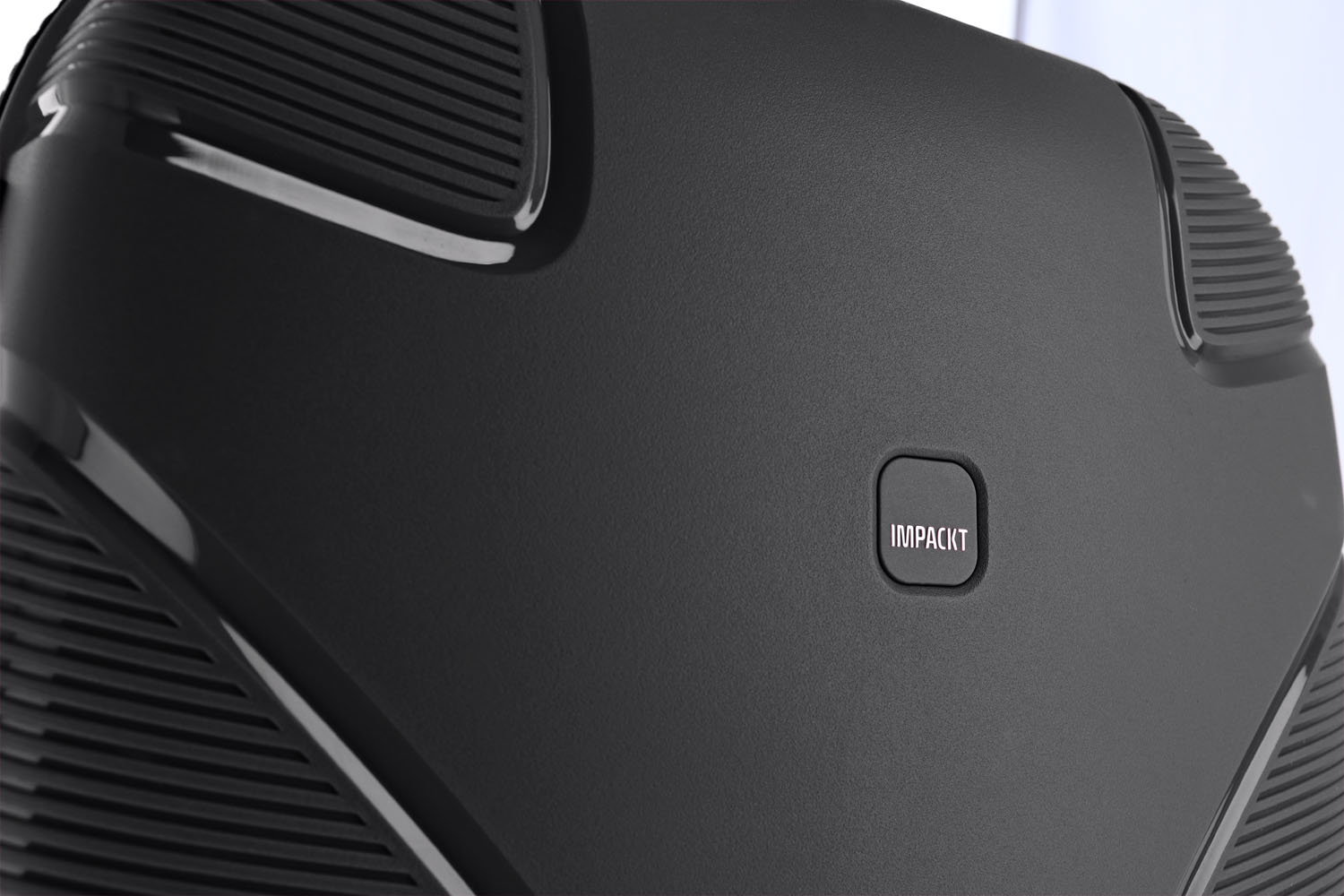 IMPACKT IP1 Koffer M, 4-Rollen Iron grey