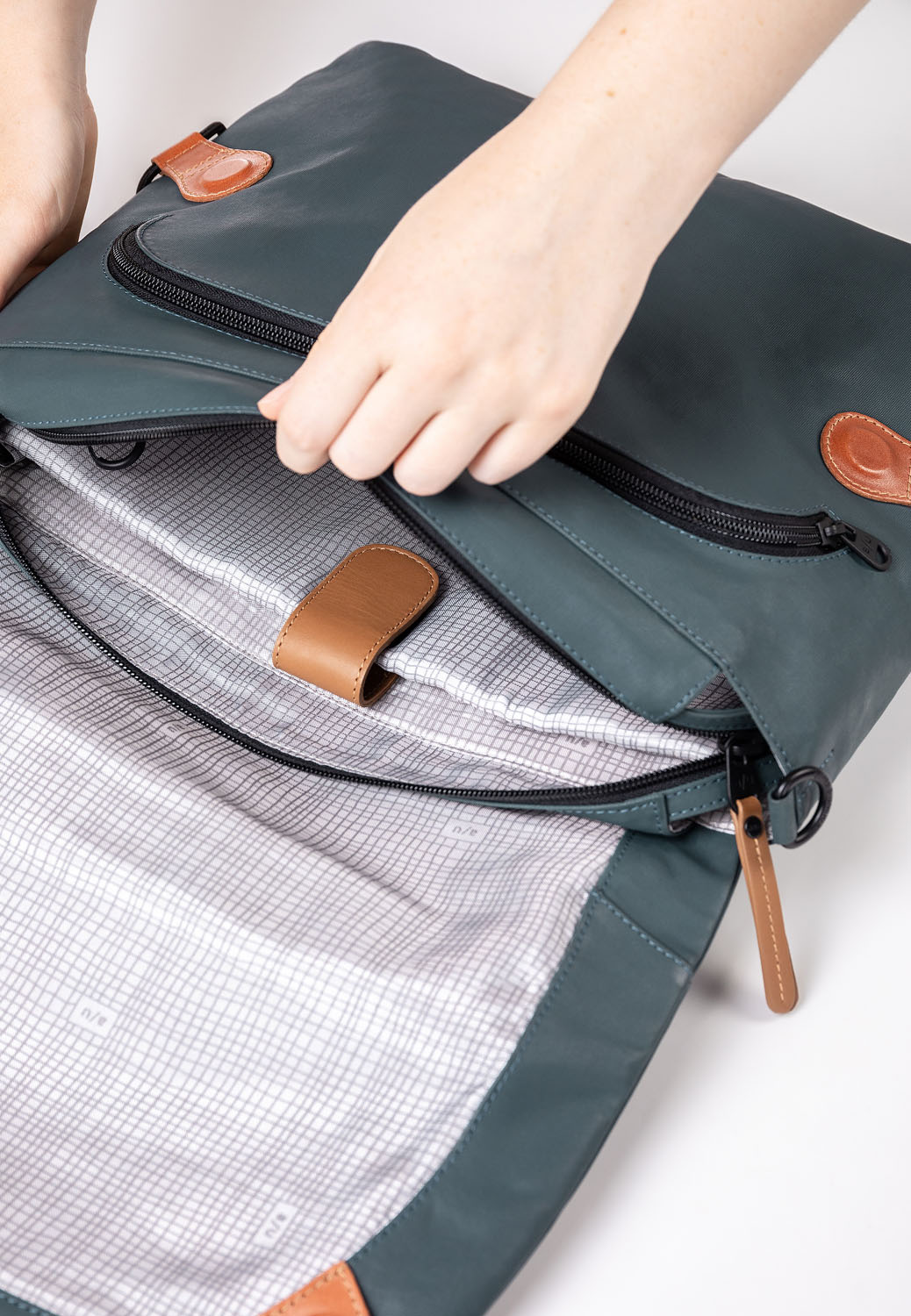 aunts & uncles Japan Matsumoto Messenger Bag cosmic void