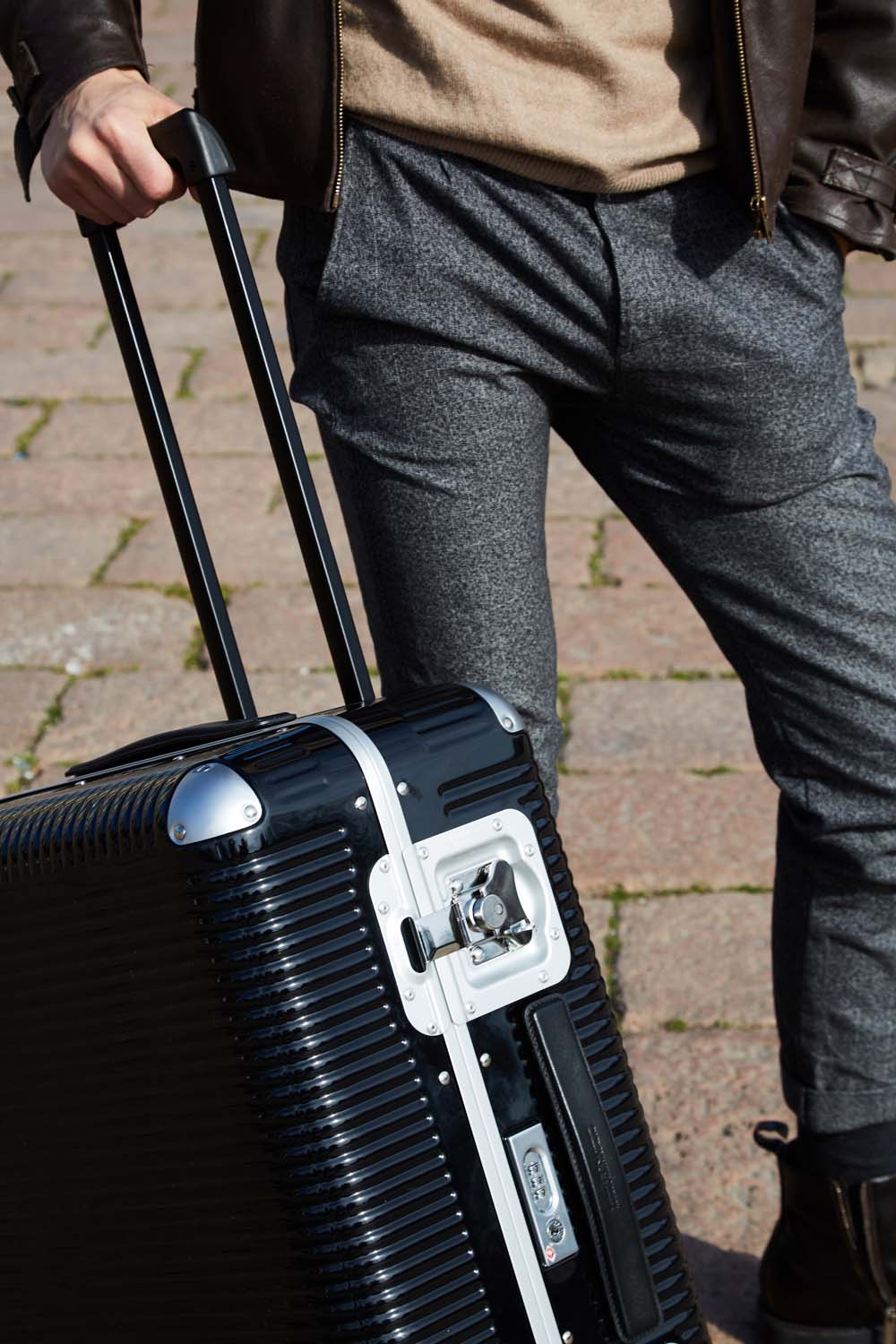 FPM Bank Light Spinner 53 Licorice Black FPM Bank Light Spinner 53 Licorice Black