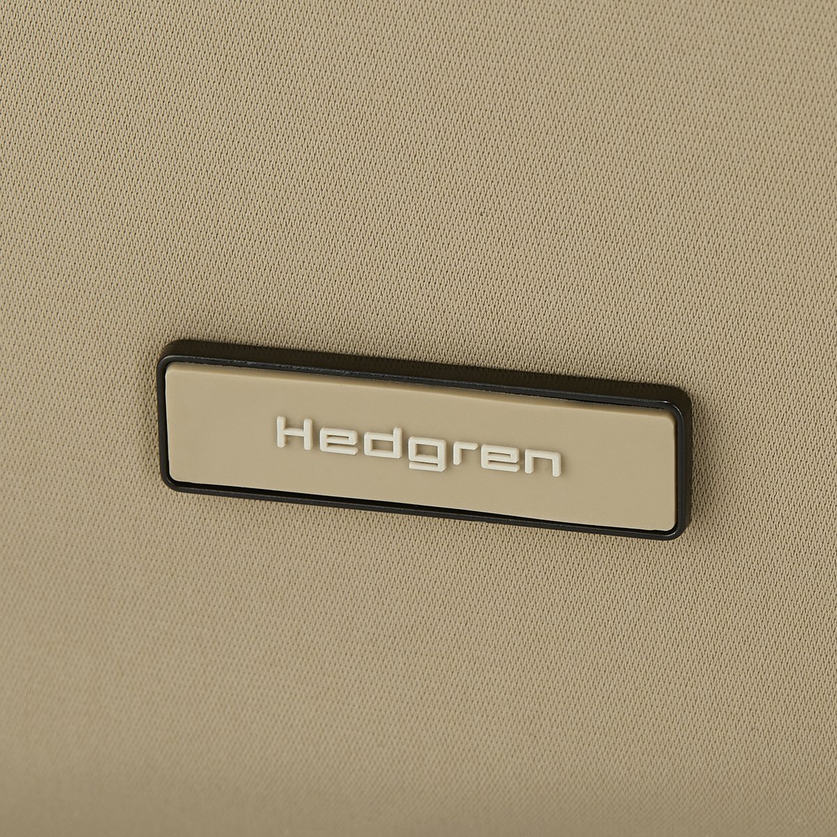 Hedgren Nova ORBIT Flat Crossover Comet Beige Hedgren Nova ORBIT Flat Crossover Comet Beige