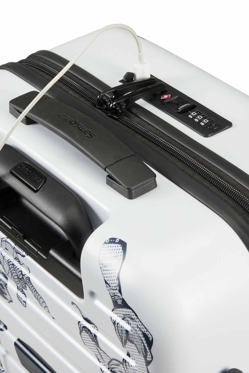 Samsonite Stackd Disney Trolley mit 4 Rollen Erweiterbar 55cm Marvel Comics Samsonite Stackd Disney Trolley mit 4 Rollen Erweiterbar 55cm Marvel Comics