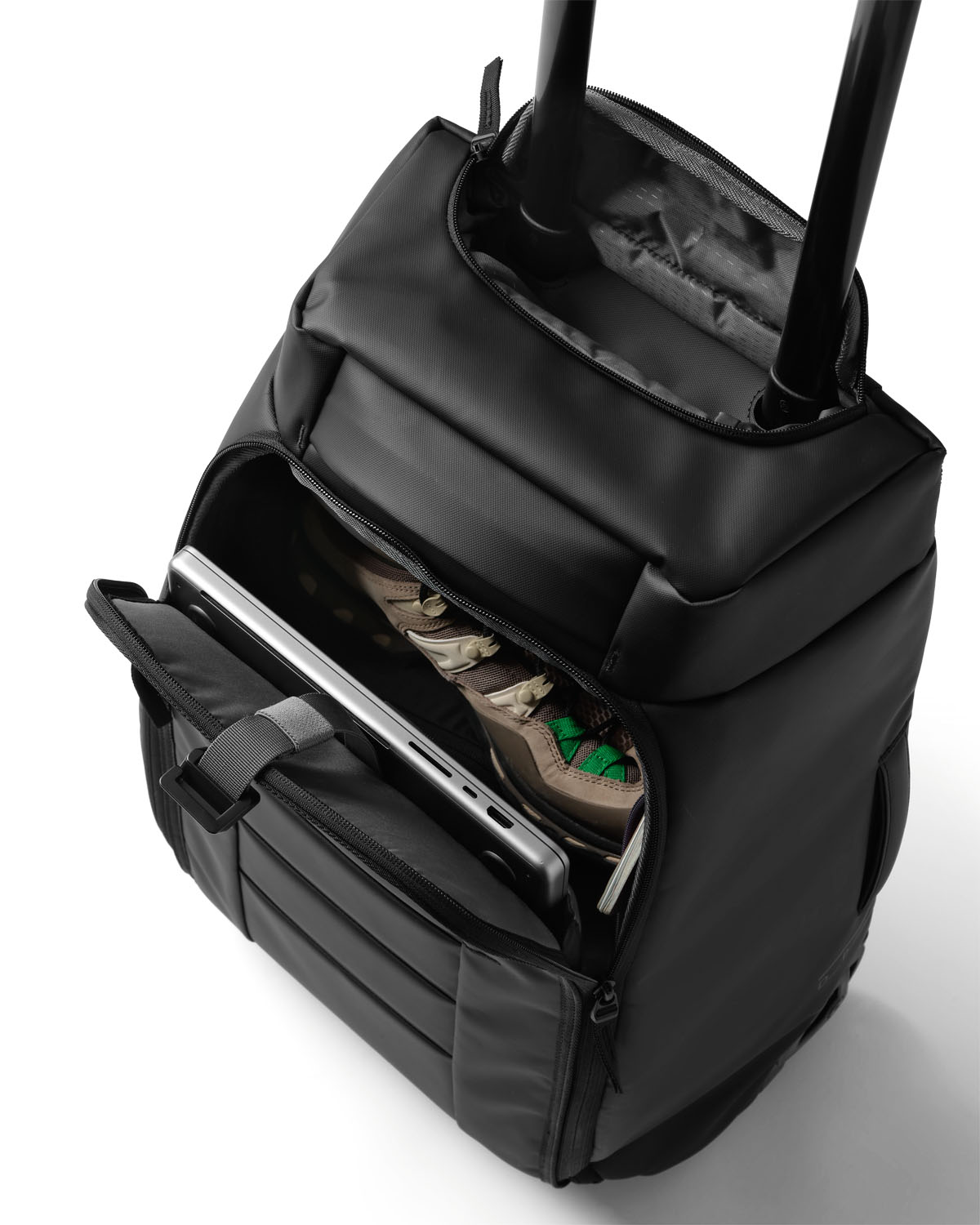 D_b_ Hugger Roller Bag Carry-on 40L Black Out