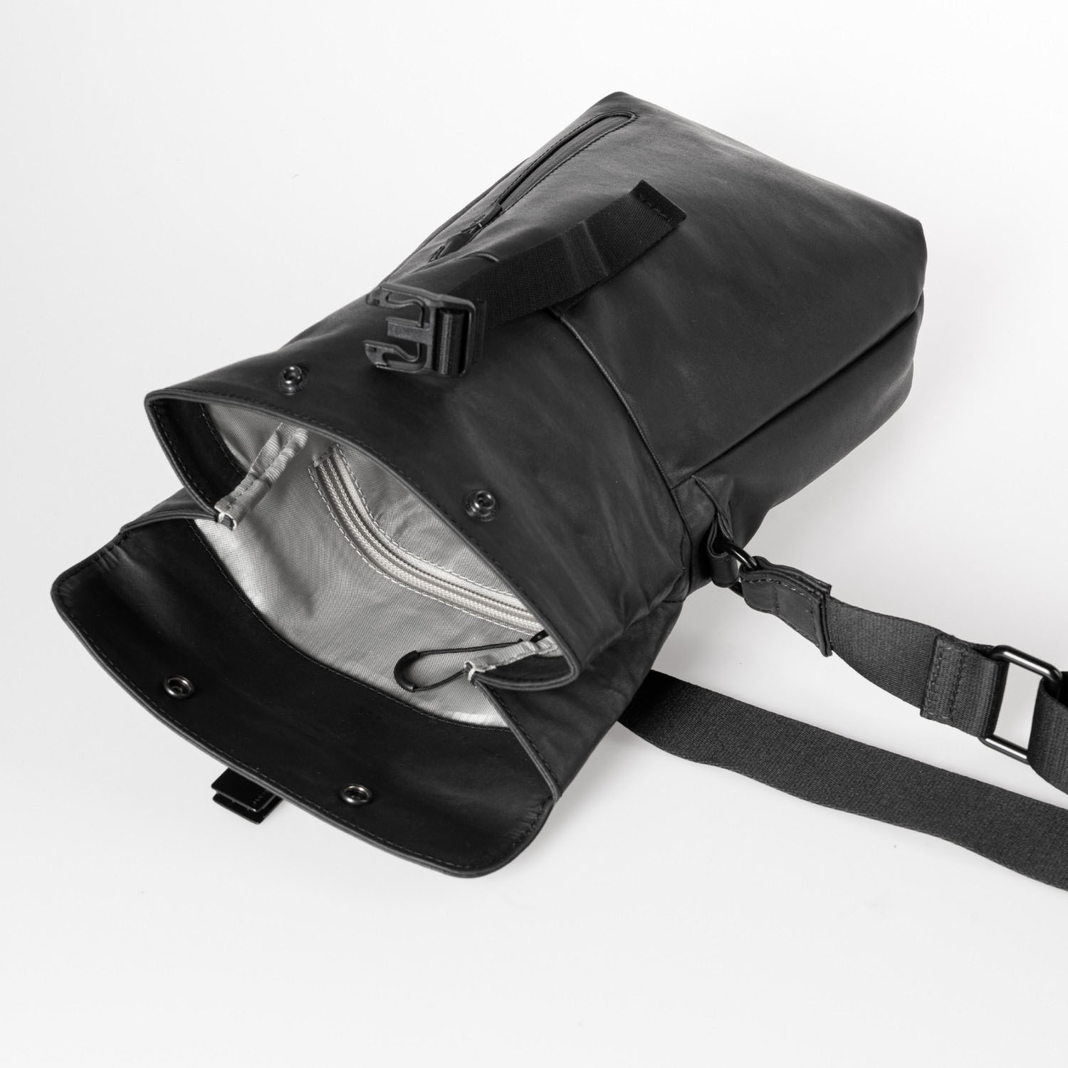 aunts & uncles Japan RE Yodo Umhängetasche Rolltop Black aunts & uncles Japan RE Yodo Umhängetasche Rolltop Black