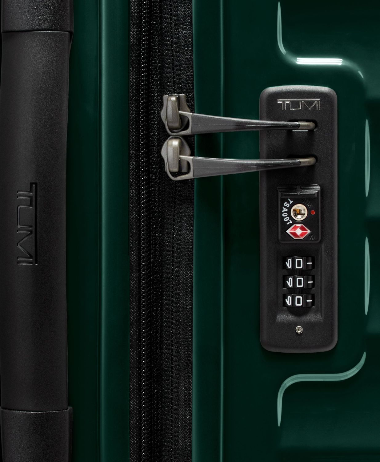 Tumi 19 Degree Erweiterbarer Aufgabekoffer für längere Reisen 77,5cm; glänzend Hunter Green Tumi 19 Degree Erweiterbarer Aufgabekoffer für längere Reisen 77,5cm; glänzend Hunter Green