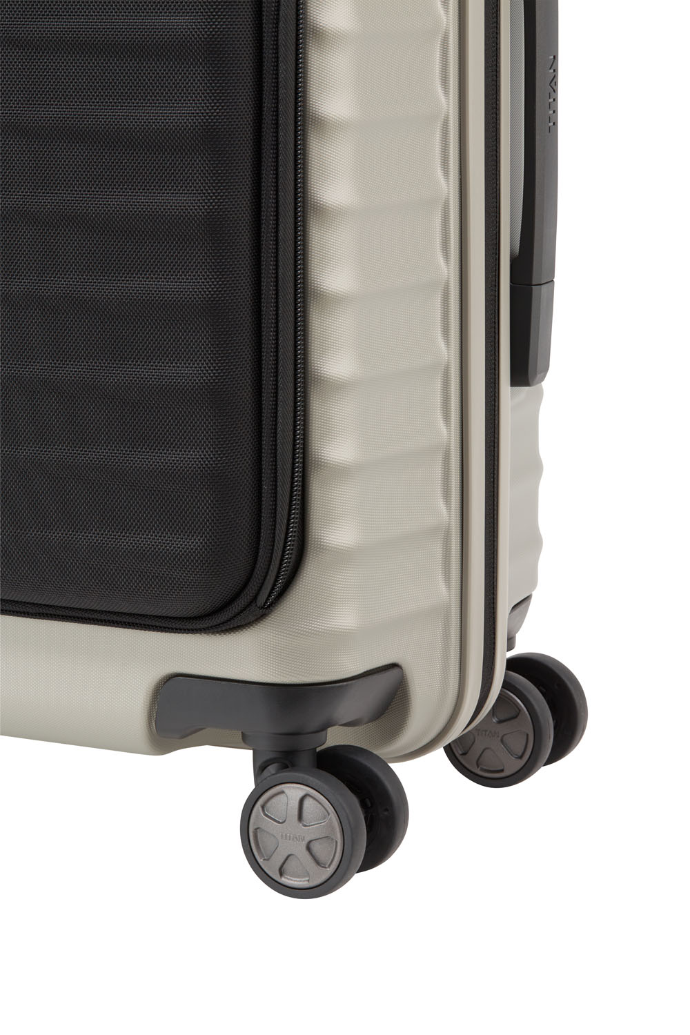 TITAN Litron 4-Rollen Trolley S mit Vortasche + Gratis Hotelgutschein Champagner TITAN Litron 4-Rollen Trolley S mit Vortasche + Gratis Hotelgutschein Champagner