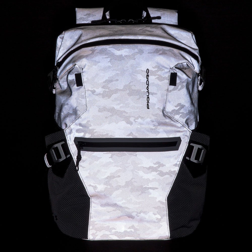 Piquadro PQ-Modular Laptoprucksack 15,6" aus rezykliertem antiviralen-Stoff und Diebstahlsicherung Camo Grigio Piquadro PQ-Modular Laptoprucksack 15,6" aus rezykliertem antiviralen-Stoff und Diebstahlsicherung Camo Grigio