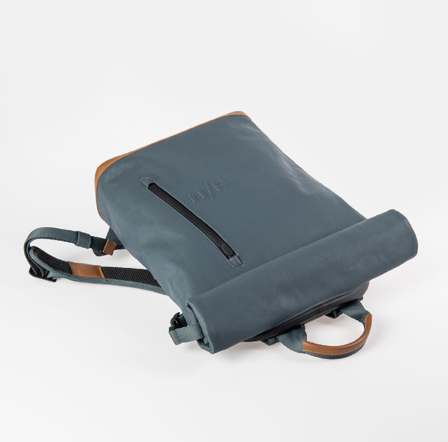 aunts & uncles Japan Tokio Rolltop Rucksack mit 13" Notebookfach cosmic void aunts & uncles Japan Tokio Rolltop Rucksack mit 13" Notebookfach cosmic void