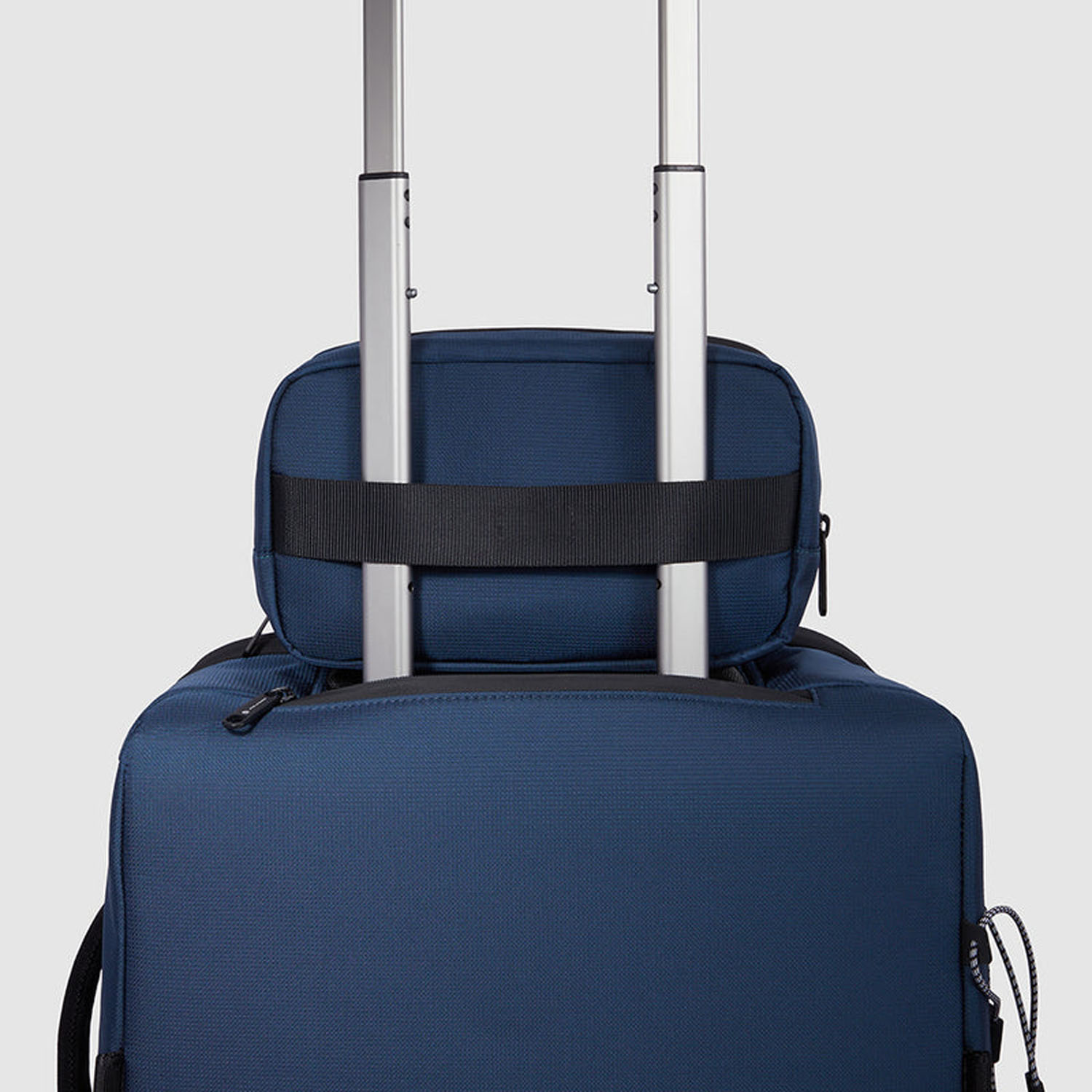 Piquadro Corner 2.0 Kulturbeutel aus recycled Stoff Schwarz