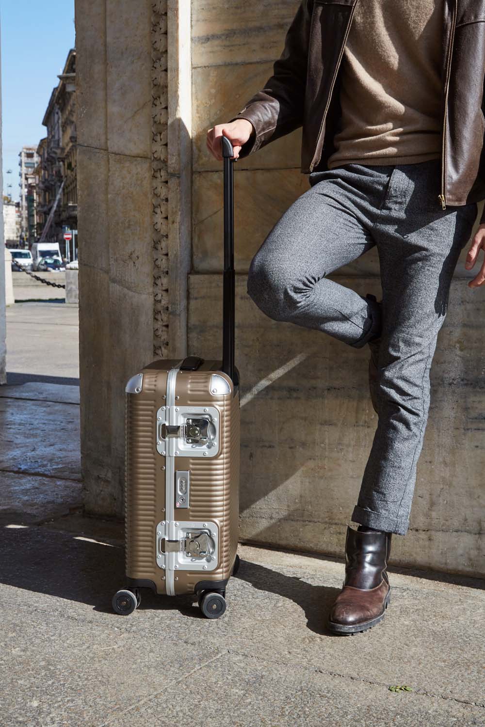 FPM Bank Light Spinner 53 Matt Almond