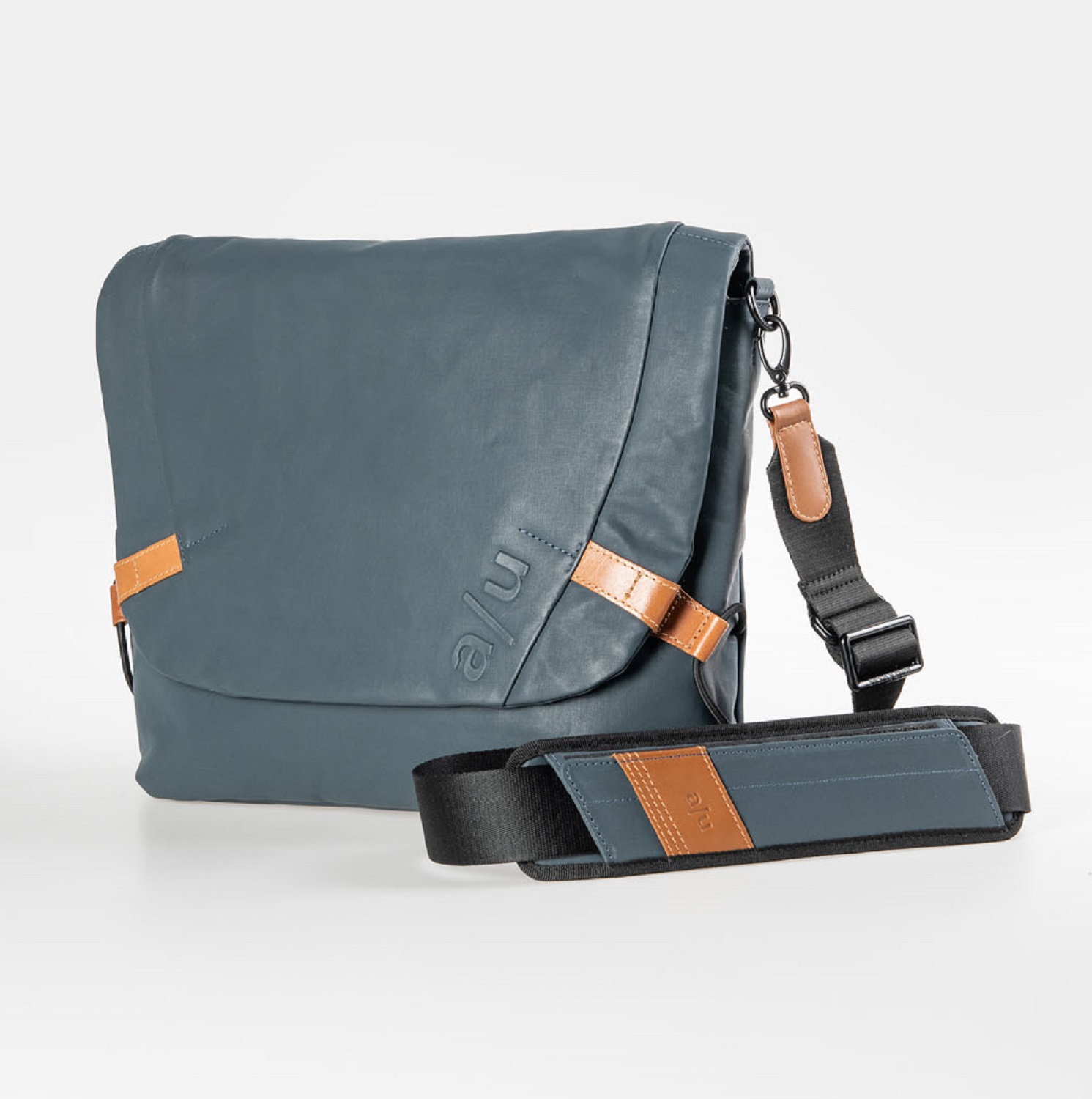 aunts & uncles Japan Matsumoto Messenger Bag cosmic void aunts & uncles Japan Matsumoto Messenger Bag cosmic void