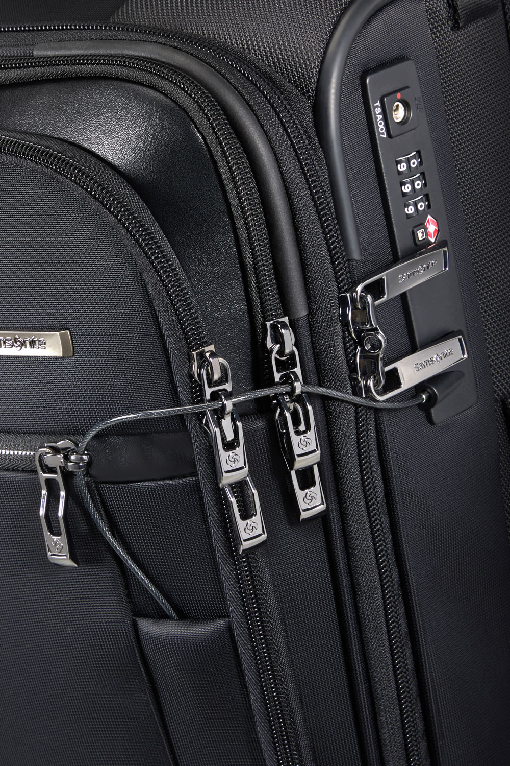 Samsonite Spectrolite 3.0 TRVL Trolley mit 4 Rollen 55cm + GRATIS HOTELGUTSCHEIN Black